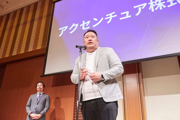 アクセンチュア株式会社 スピーチの様子