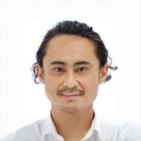 徳重 航