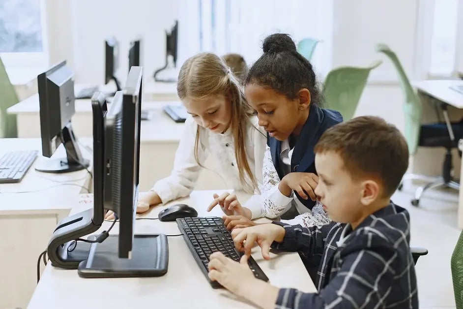 Children participating in a technology education program