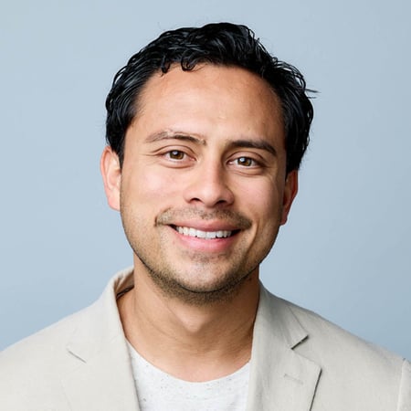 Rafael Flores Headshot